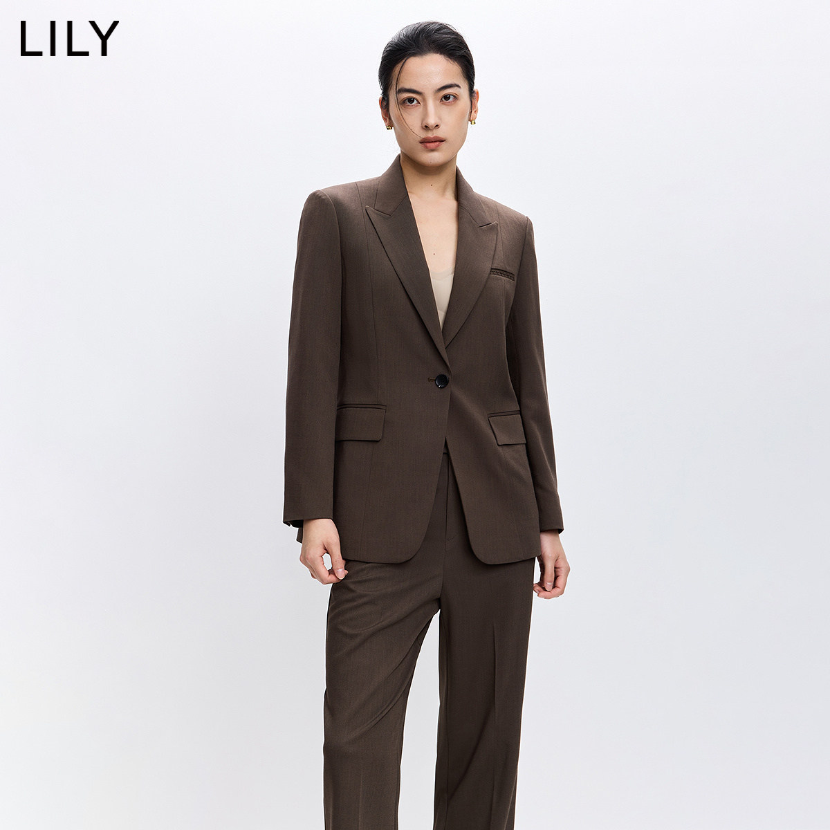 LILY2026春新款女装复古老钱风气质职场通勤宽肩直身廓形西装外套