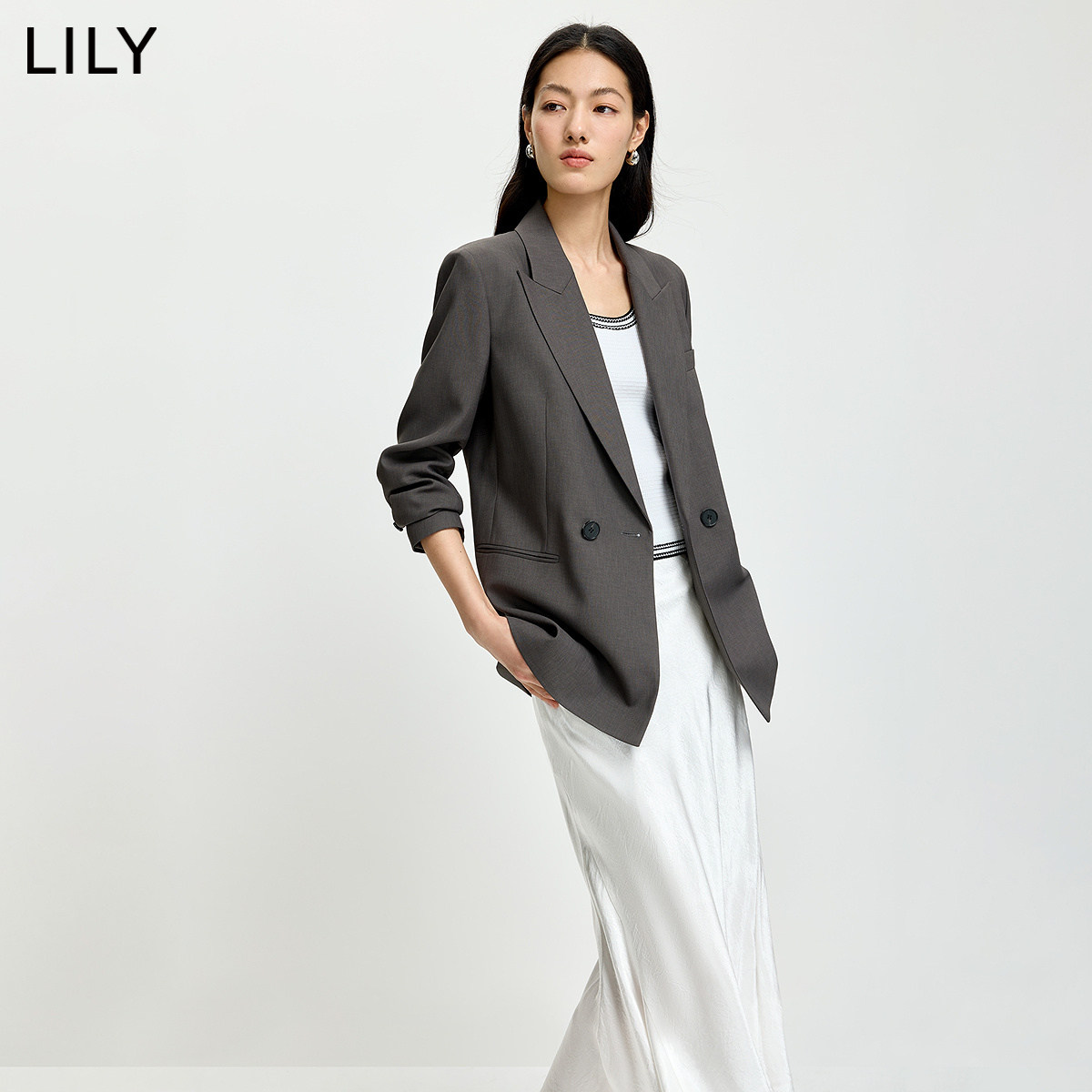 LILY2026春新款女装格雷系气质高级感职业通勤休闲深灰色西装外套