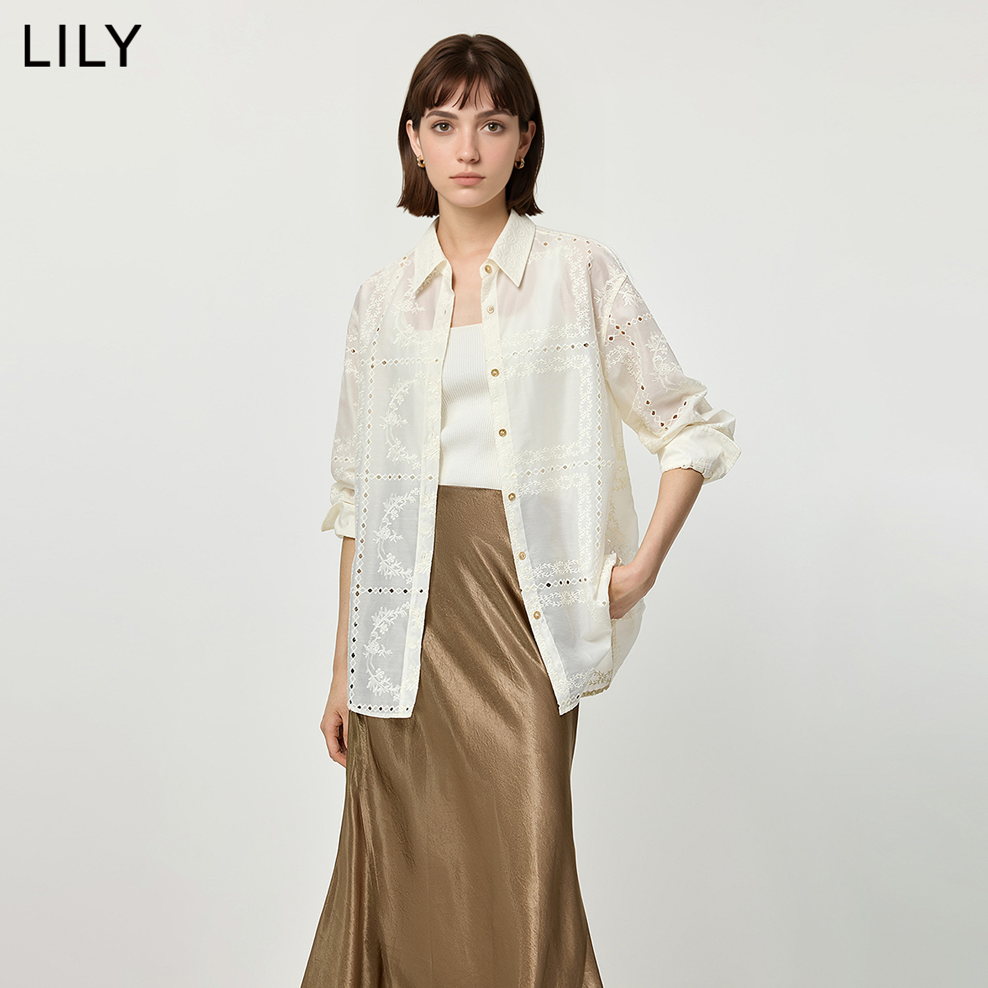 LILY2026夏新款女装法式镂空绣花翻领宽松休闲通勤米白色衬衫外套