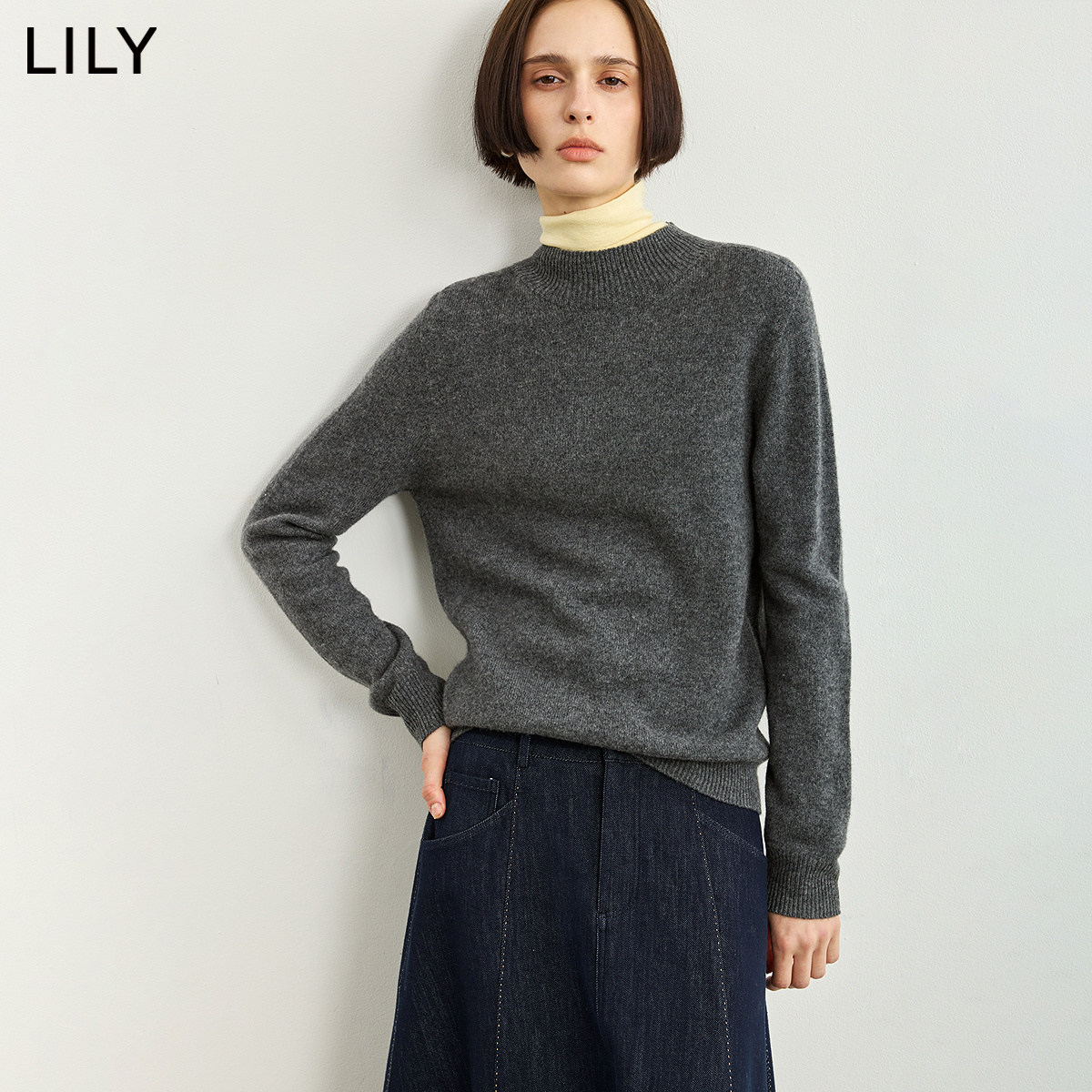 LILY2026冬新款女装简约烟囱领宽松休闲通勤浅色长袖针织衫毛衣