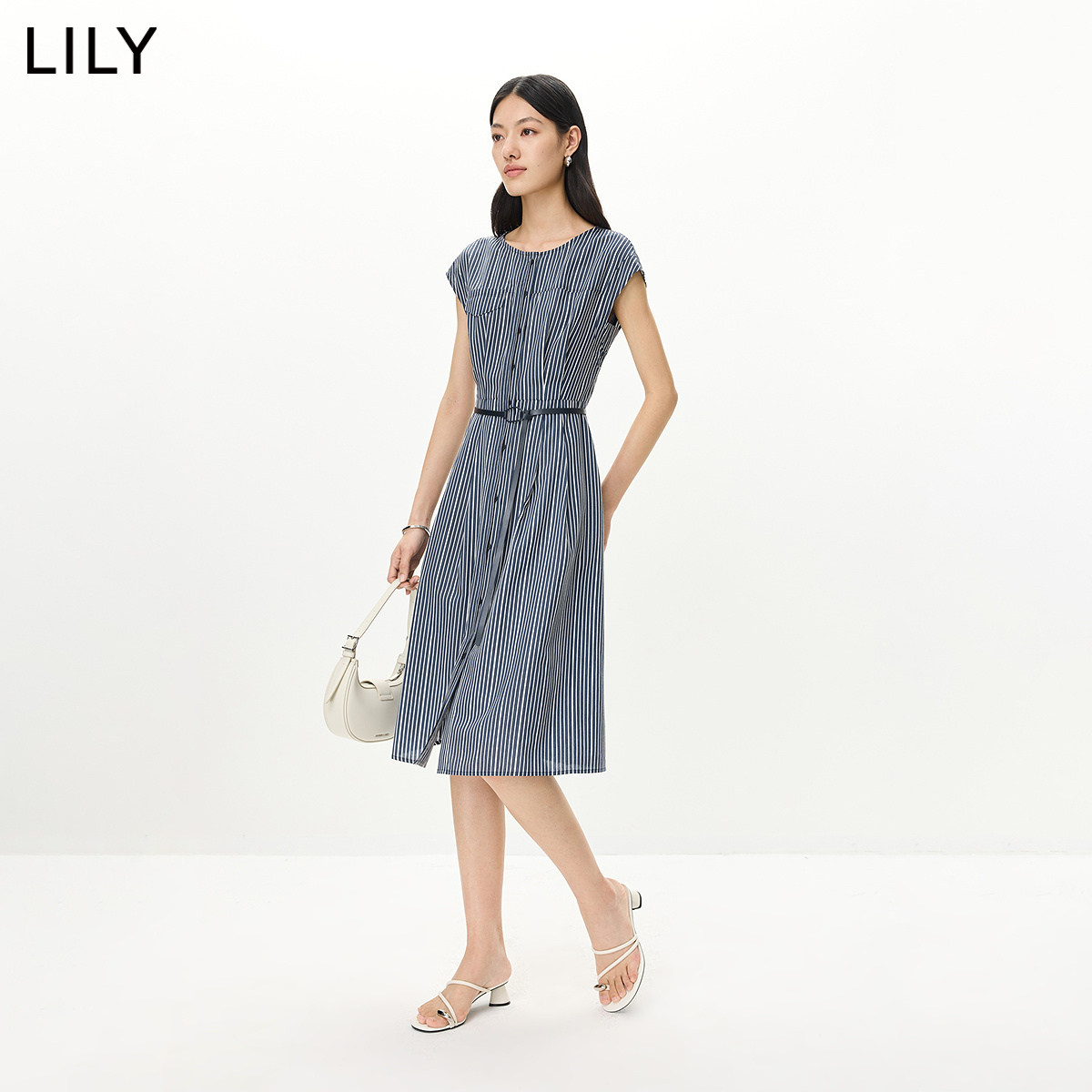 LILY2026夏新款松弛感竖条纹圆领连肩袖收腰休闲通勤连衣裙女长裙