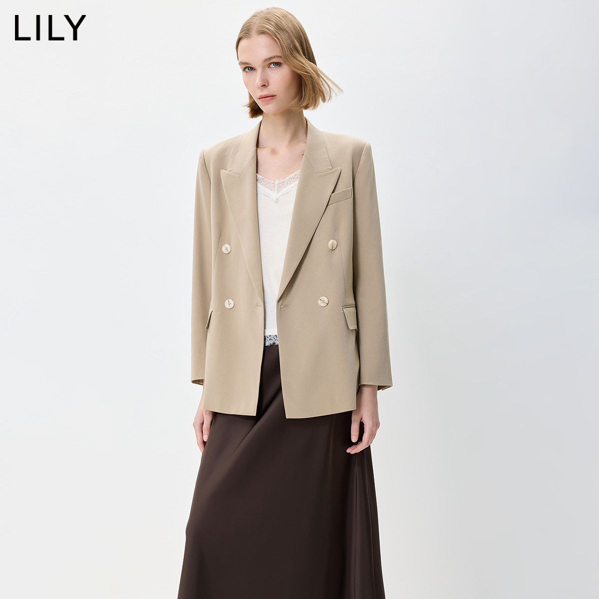 LILY2026秋新款松弛感老钱风简约休闲收腰通勤百搭浅色西装外套女