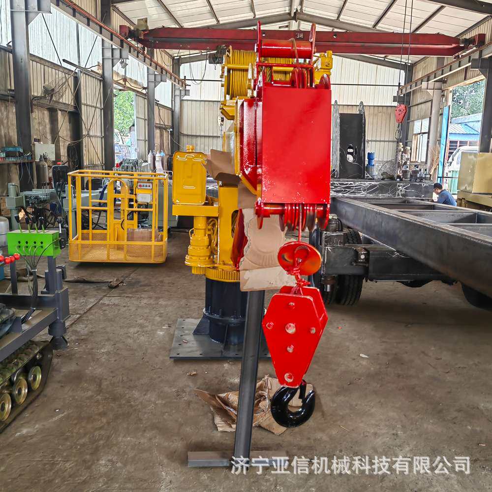 连云港船吊厂家 各种吨位船用起重机 电动渔船吊 出海船用吊机
