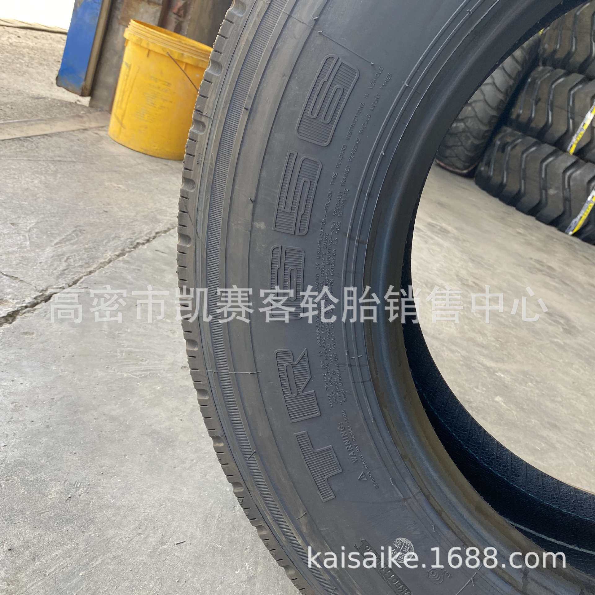 三角真空载重平板车轮胎275/265/255/70R22.5 19.5全钢丝卡车轮胎