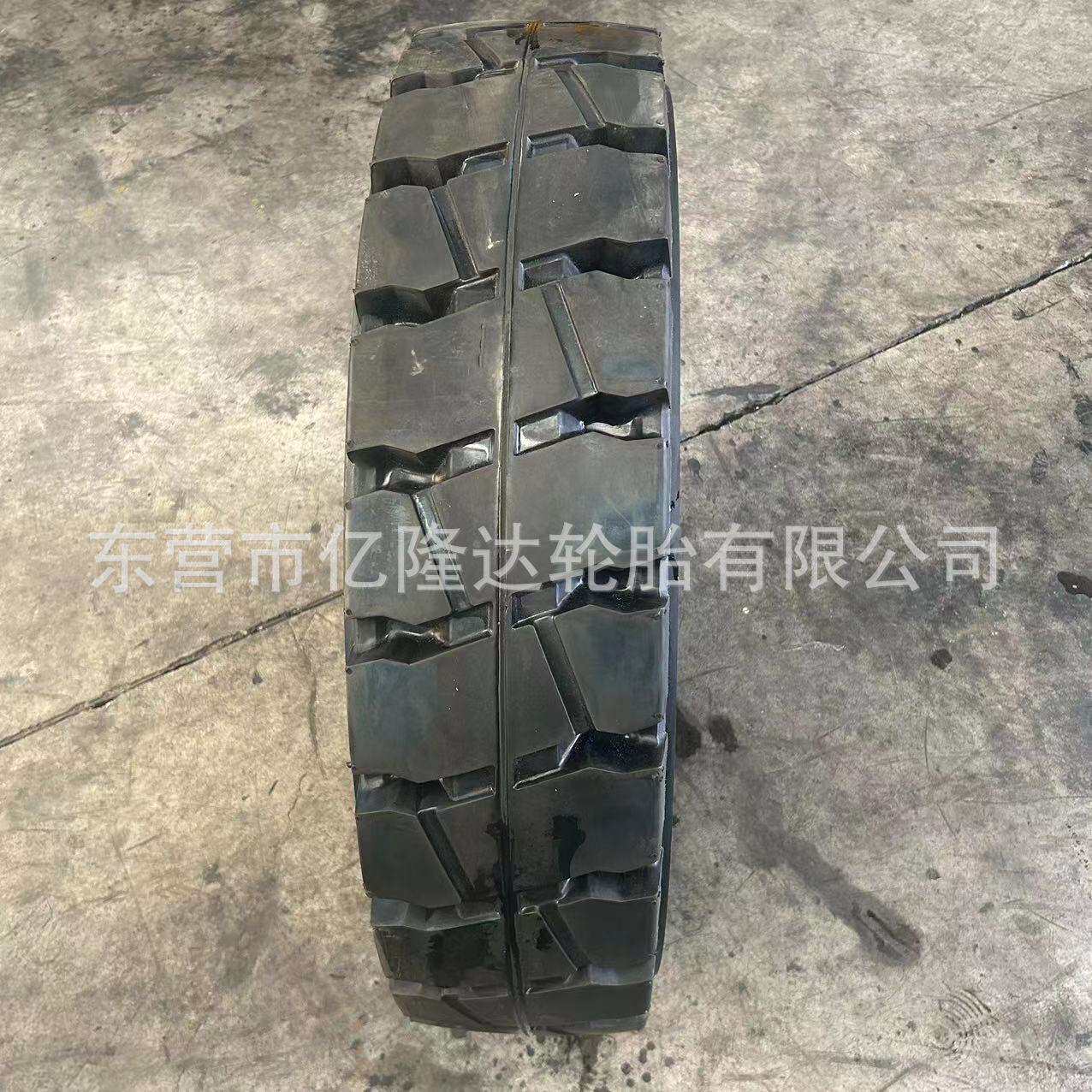 10吨8.25-20叉车实心轮胎9.00-20 9.00R20 7.0斯泰尔汽车充气轮胎