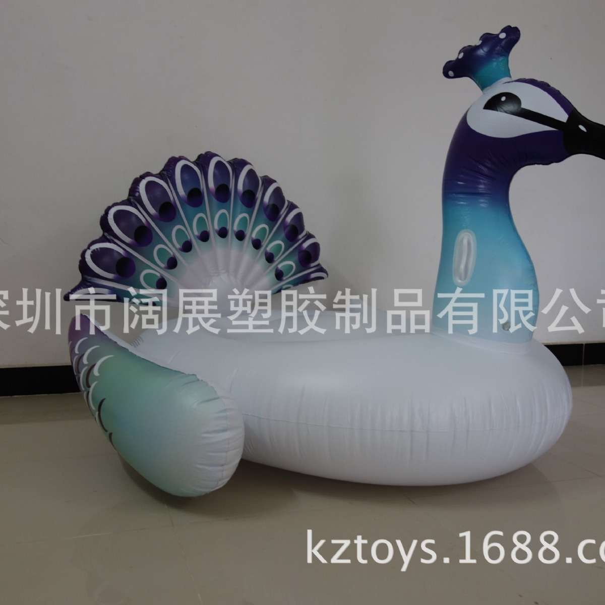 现货供应PVC水上充气蓝孔雀浮排,孔雀浮床,充气孔雀坐骑