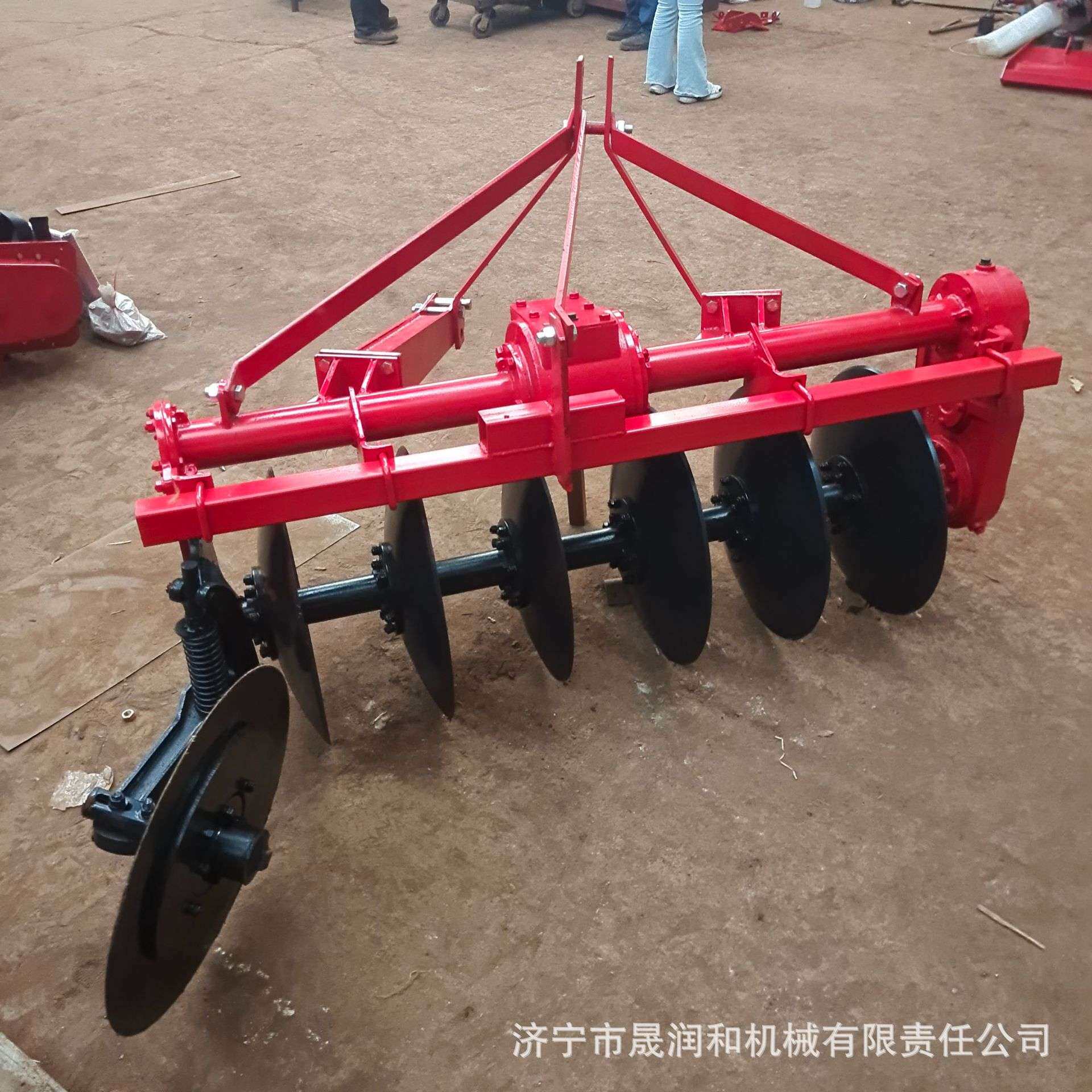 四轮拖拉机后三点悬挂式驱动圆盘犁水田作业通用耕作不缠草
