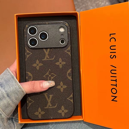 European and American Classic Leather Full-Cover Phone Case Suitable for Apple 17 Pro Max, Luxury Designer Minimalist iPhone 16 Pro Max Protective Case, High-End Niche Fashion 15 Pro Couple 14 Female