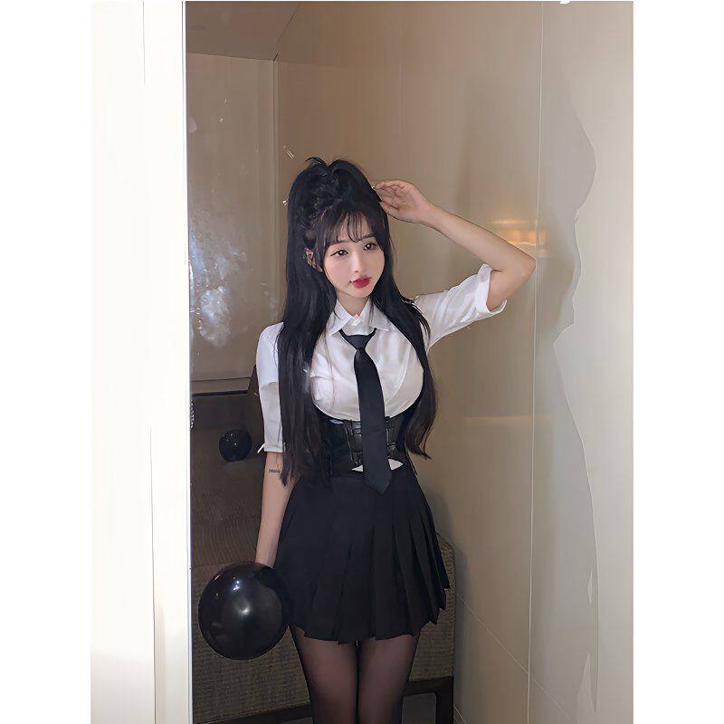 闪购套装纯色性感衬衫女式设计紧身衬衫+高腰百褶裙+腰封四件