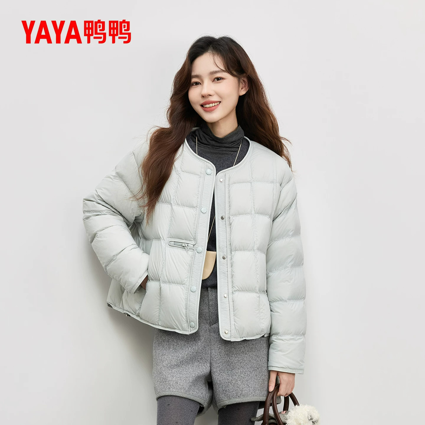 鸭鸭圆领轻薄羽绒服女2026新款保暖时尚简约短款显瘦简约韩版外套