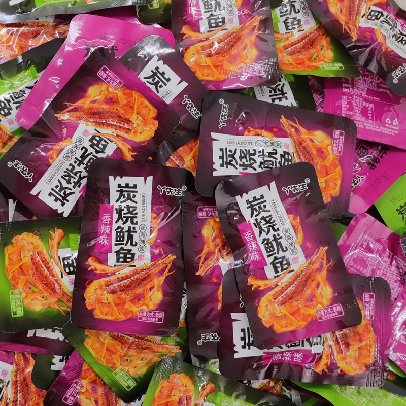 香辣鱿鱼丝须足片大份量麻辣味即食海鲜熟鱿鱼须片仔丝大礼包零食