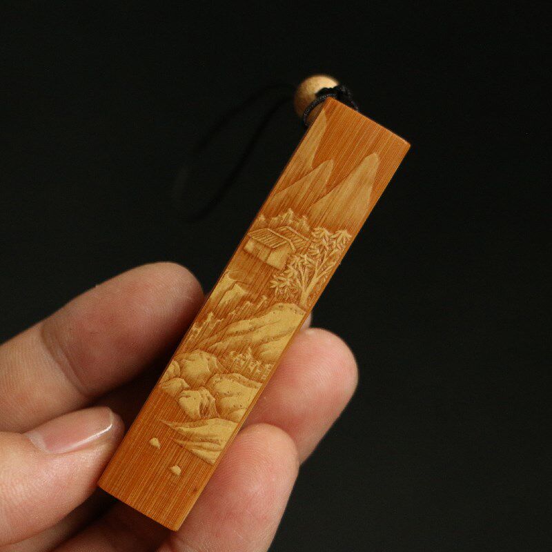 东阳名家戚挺飞本工存放十年以上玉竹老料纯手工非遗留青雕刻把件图片