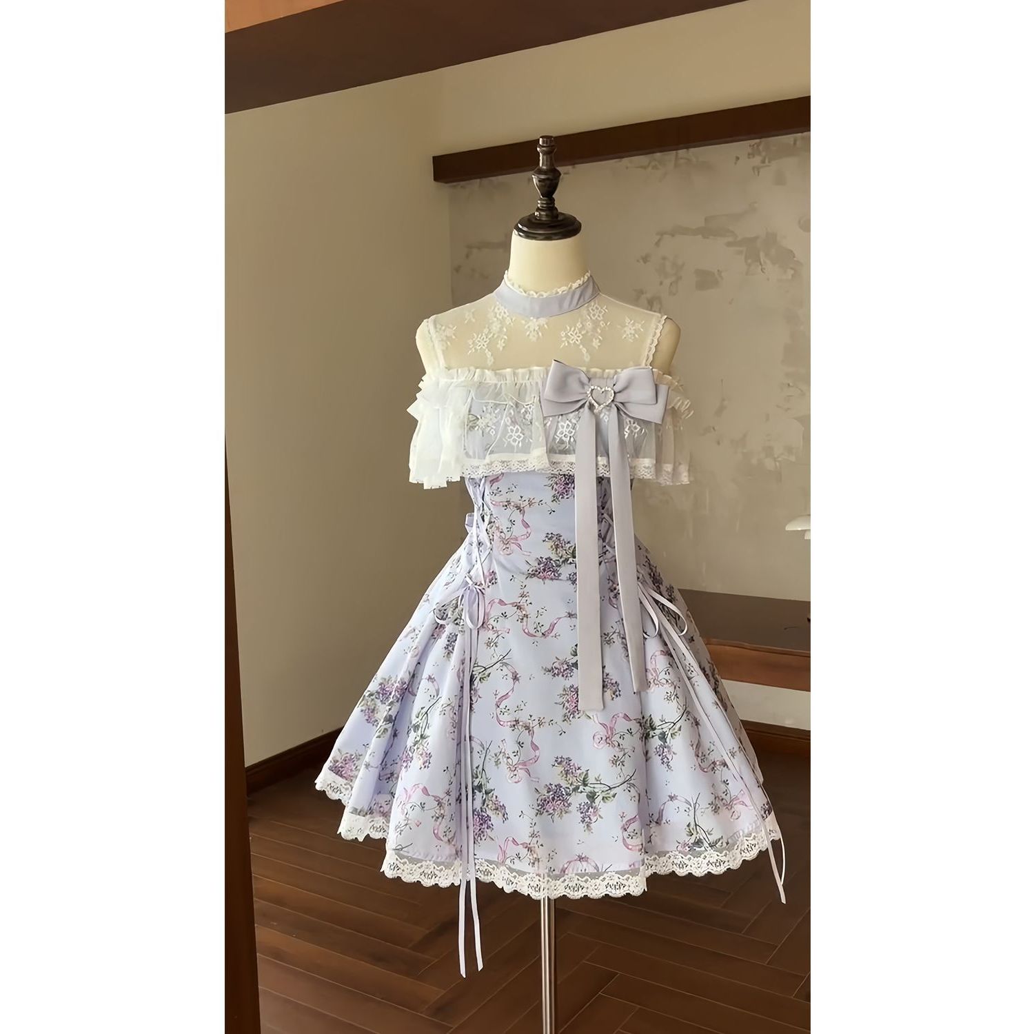 花园巡游 清楚系小众紫色碎花蕾丝挂脖日系收腰显瘦短连衣裙夏季