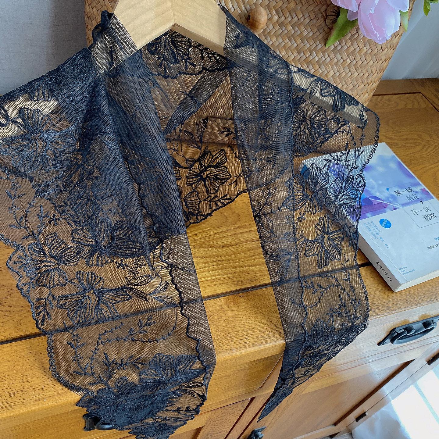 精致刺绣花朵蕾丝三角巾