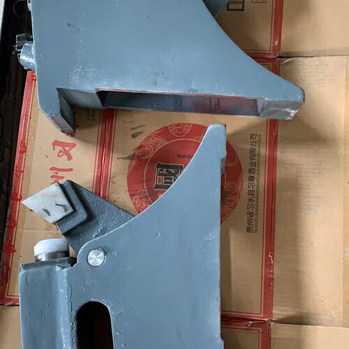 无锡上机M1350跟刀架 1350开式中心架 工件托架 外圆磨床配件