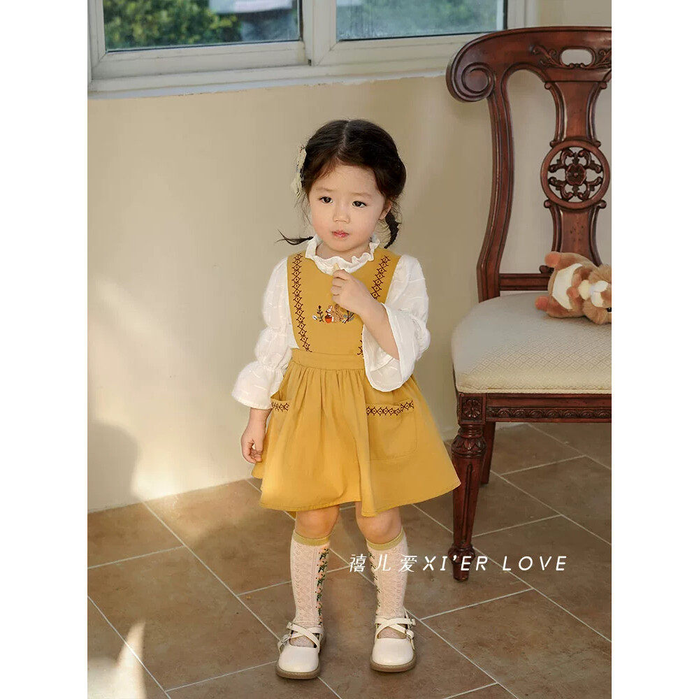 女童2026春季新款连衣裙女宝宝绣花复古儿童长袖上衣背带裙子套装