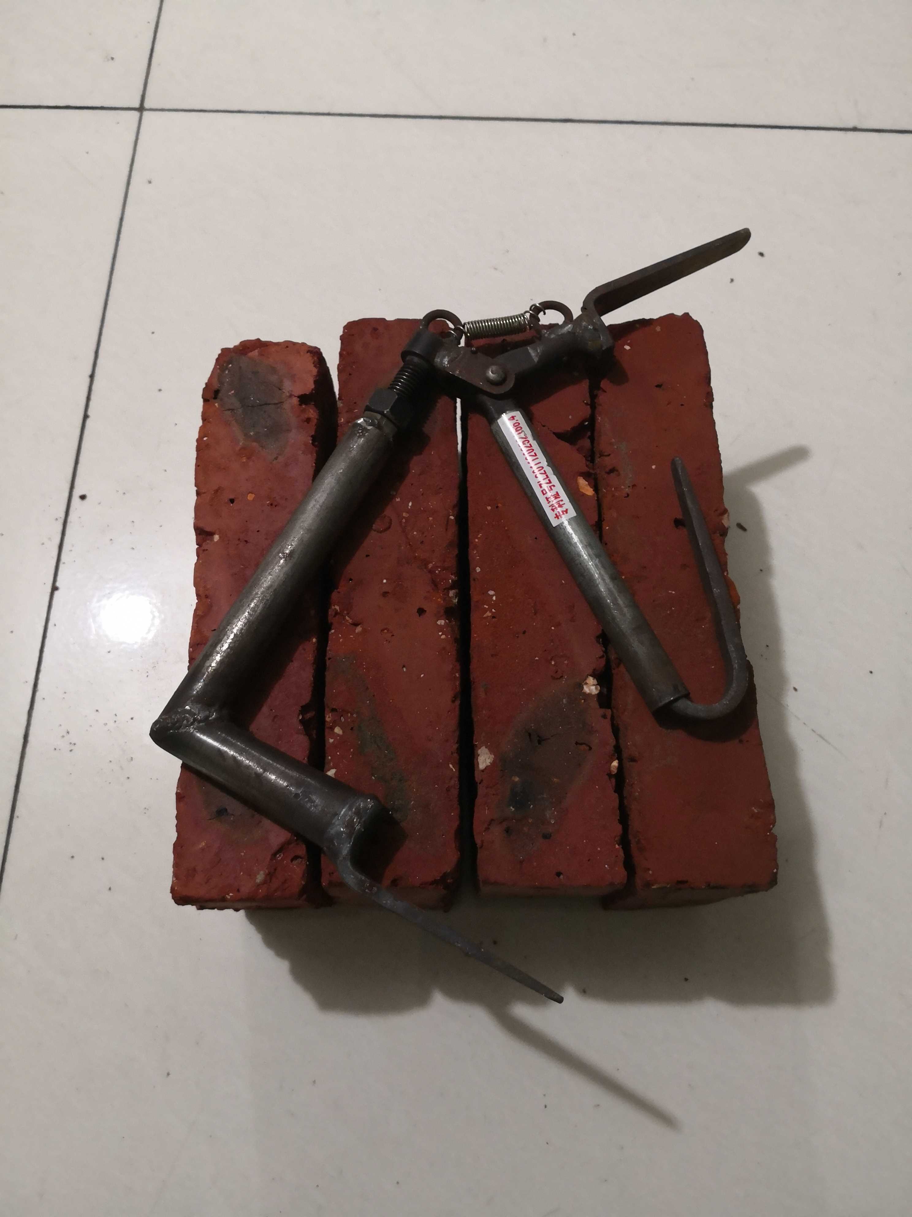 可调护手砖夹,省力搬砖钳试用多种砖块
