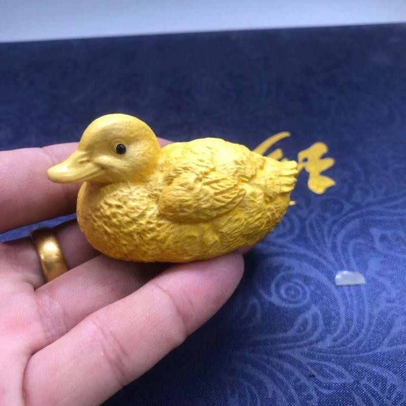 崖柏黄杨木雕小黄鸭子实木手把件动物摆件车载茶宠装饰木质工艺品
