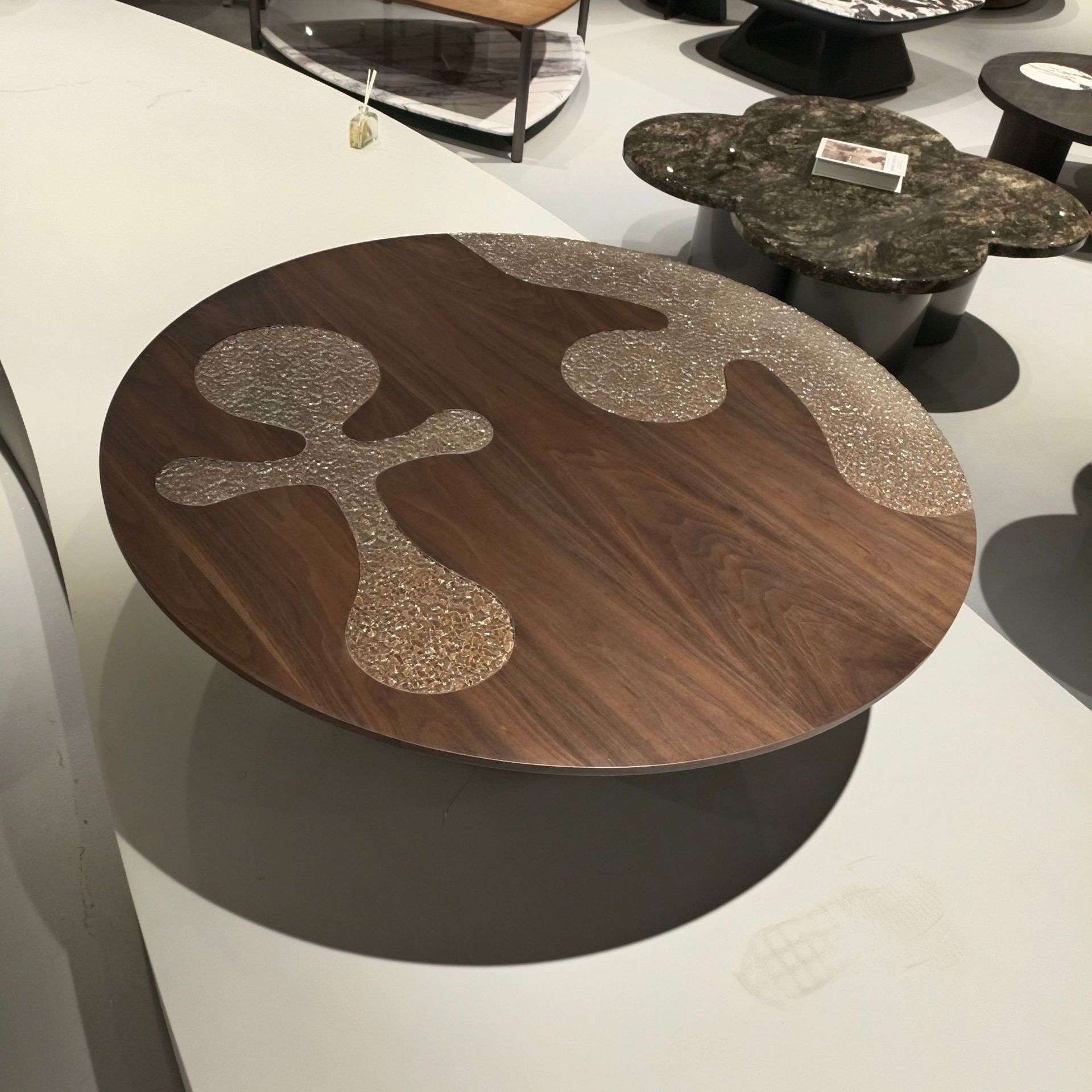 新款现代意式极简设计师家用客厅亚克力圆形创意茶几大角几圆桌子
