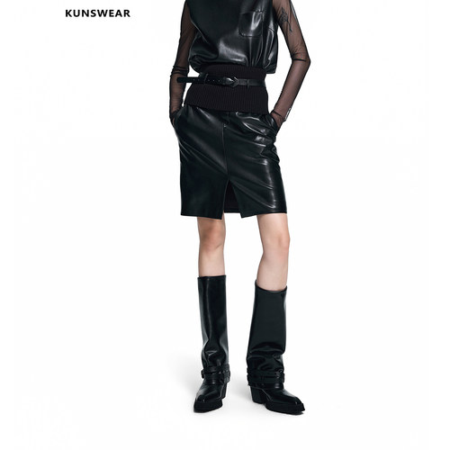KUNSWEAR/琨丝薇尔26FA 黑色针织拼接设计高腰开叉短裙 846007061