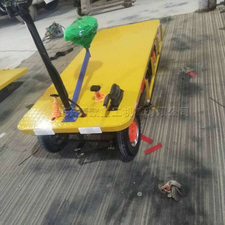 路桥建设电动平板托运车 四轮电动货运车 配护栏可前进后退搬运车