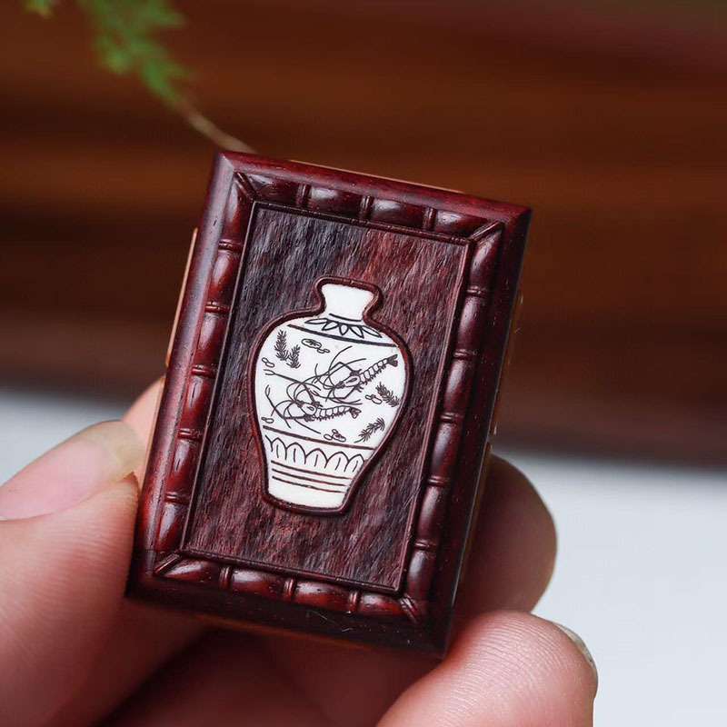 小叶紫檀嵌橄榄核黄蛉盒4*2.2*1.6cm迷你款张圣林制内饰线条工艺