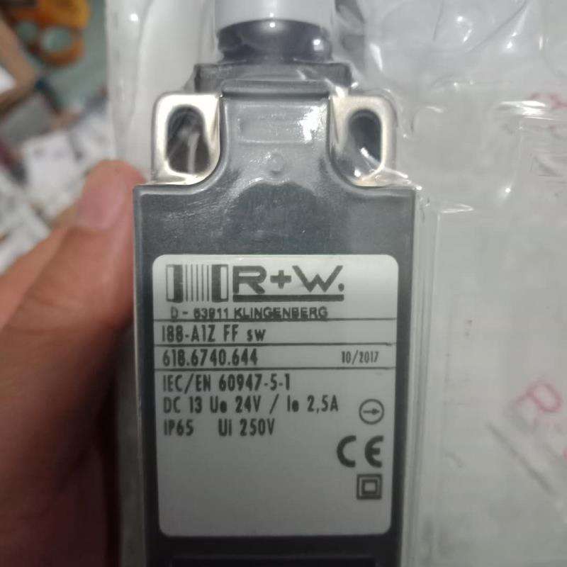 Schn der  DF101 1P 32A 690Vac熔断器座原装现货
