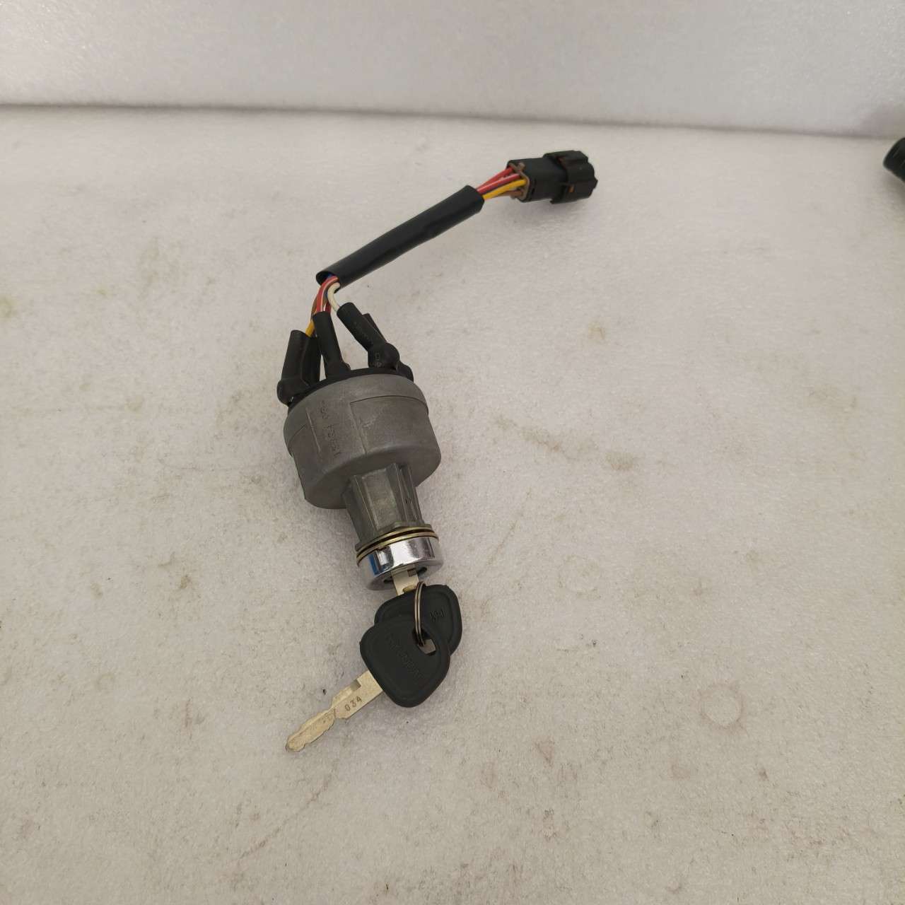 挖机配件现代215-7 215-9 455-7505-7原厂钥匙开关21N4-10430