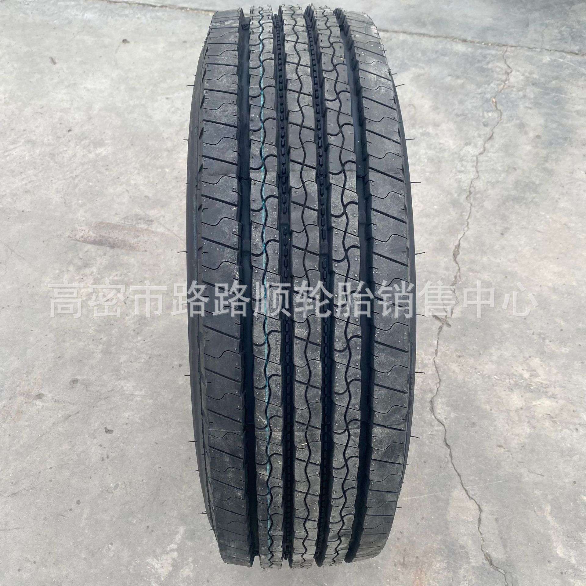 三角235/75R17.5  215/75R17.5 245/70R17.5 285/70R19.5真空轮胎