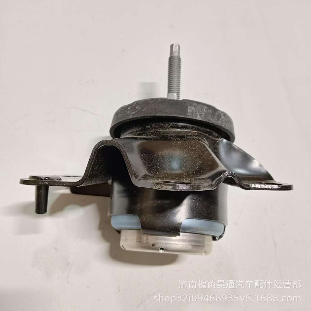 68622628AA 68622629AA 用于JL2.0T牧马人发动机机胶垫发动机支架