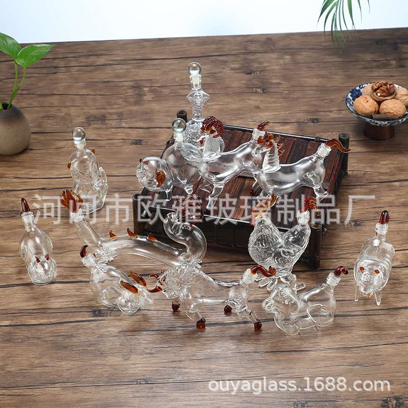 厂家 十二生肖金钱老鼠玻璃工艺酒瓶动物酒瓶创意异形高硼玻璃