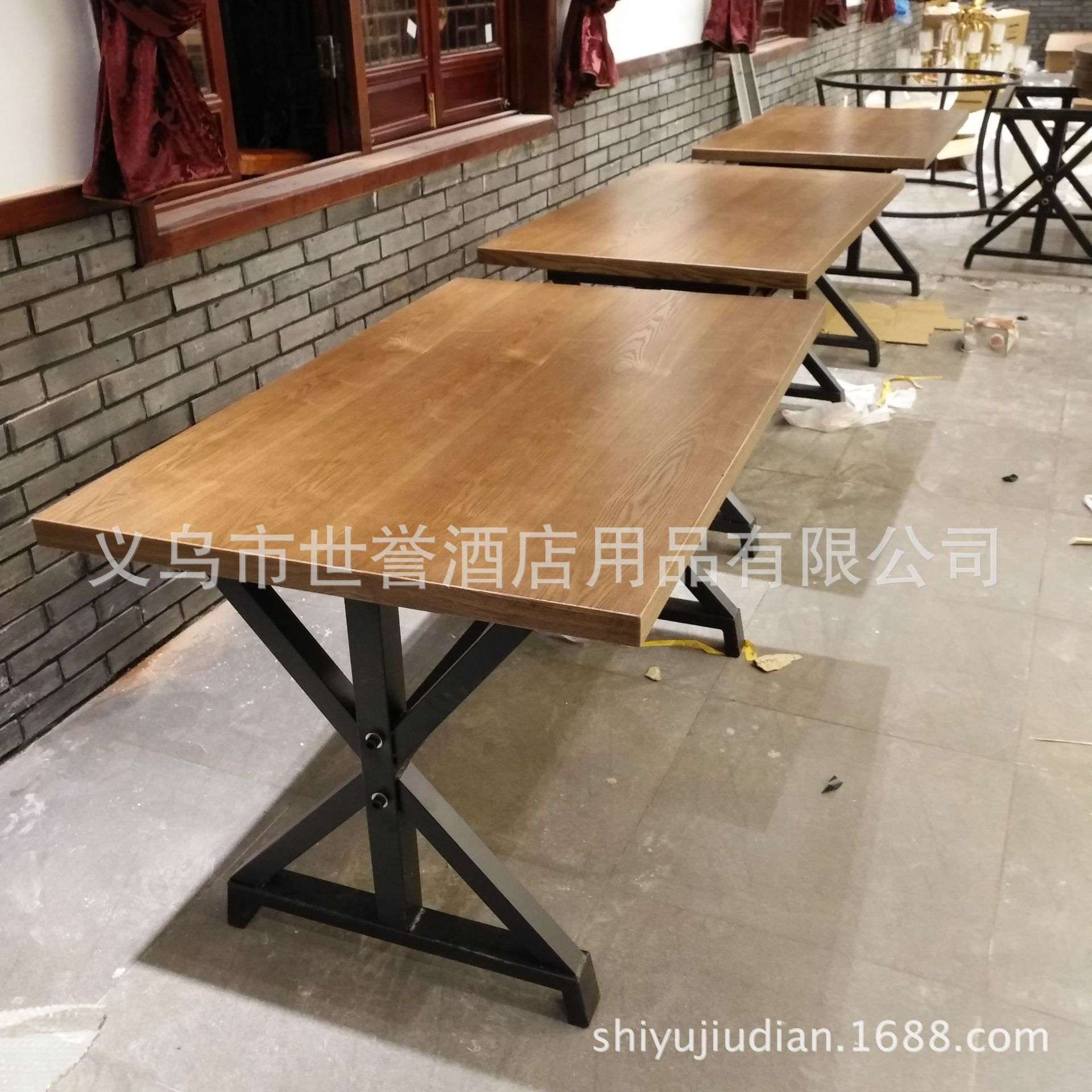 杭州衢州时尚餐厅木饰面餐桌西餐厅实木桌椅主题餐厅复古休闲餐桌