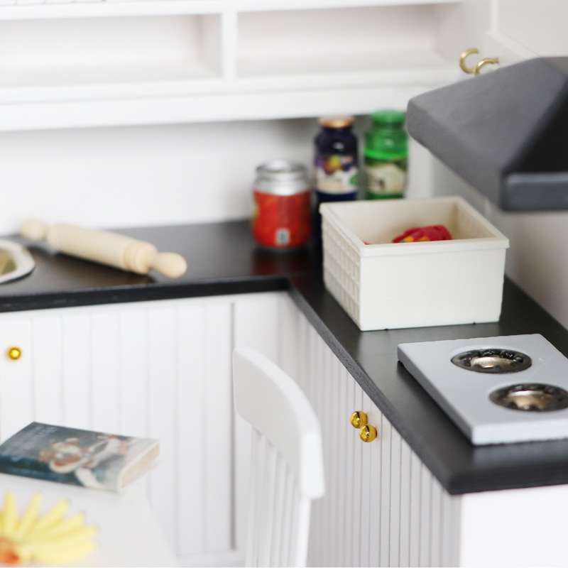 1:12娃娃屋dollhouse迷你厨房场景木质家具模型高背料理台两件套