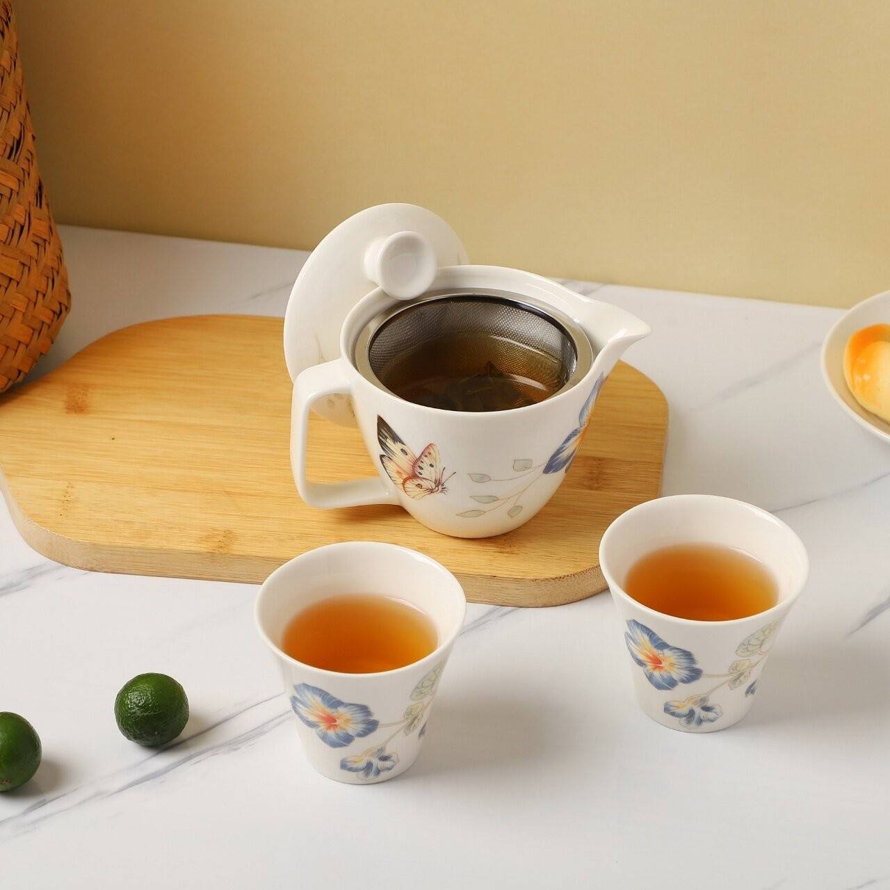 溥畔年 日本东烧出口高端商超蝶舞花间田园鸟语手绘陶瓷一壶二杯