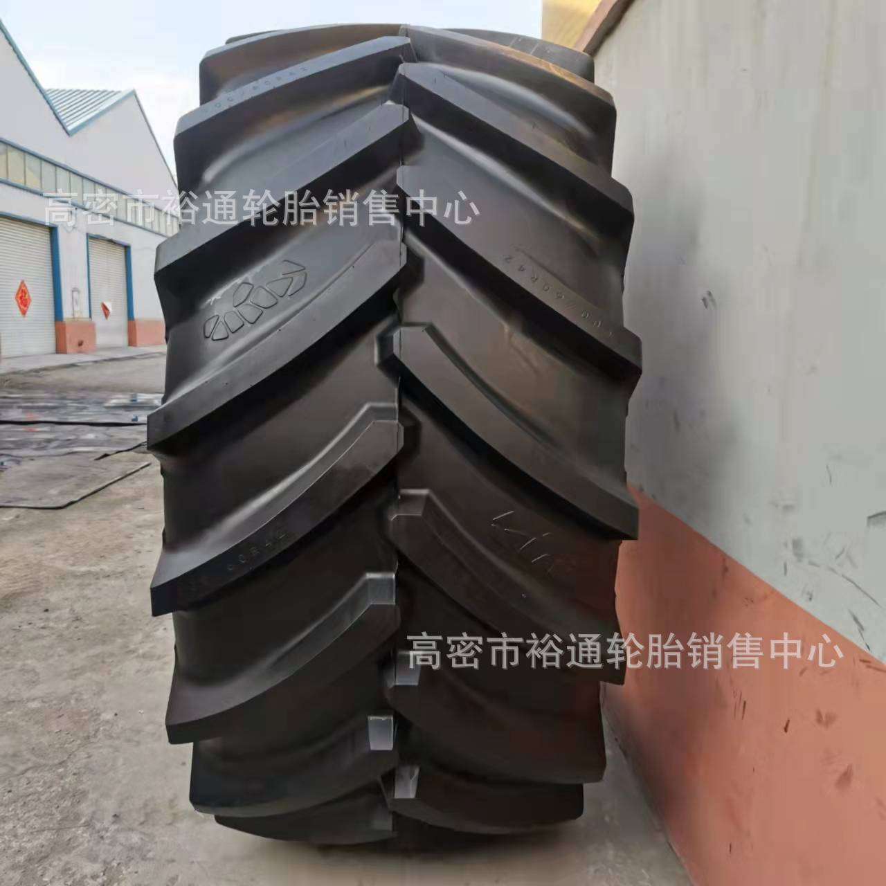 农用拖拉机宽基轮胎900/60R42 人字轮胎580/70R38 710/70R38 R42
