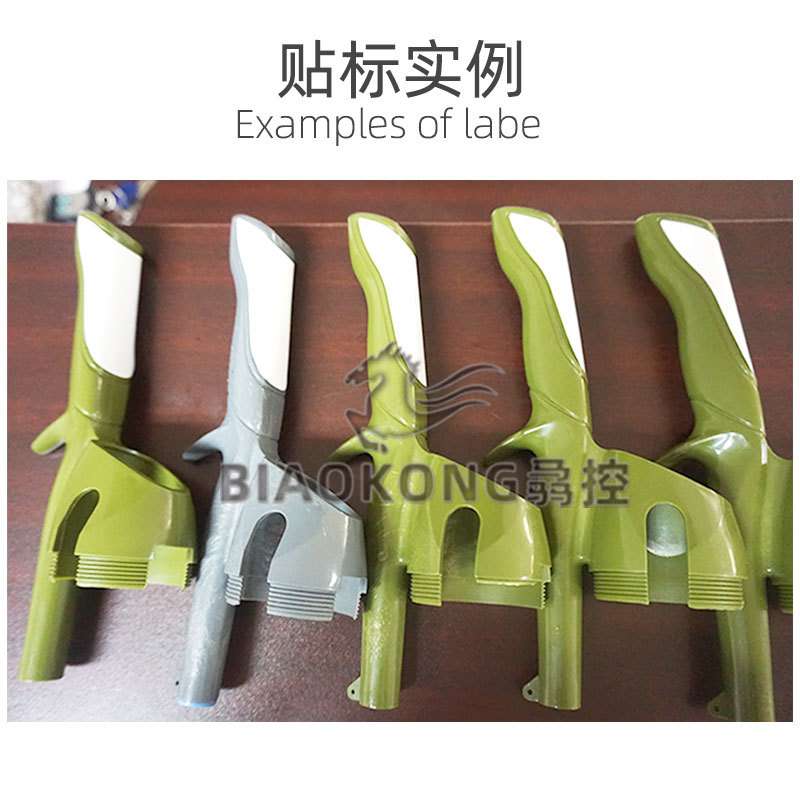 骉控厂家直供小型半自动平面贴标机塑胶件贴标机棉签盒子贴签机