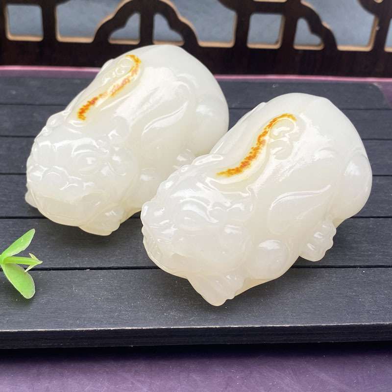 阿富汗玉手把件大号立体雕刻貔貅带皮男女把玩件直播货源一件代发