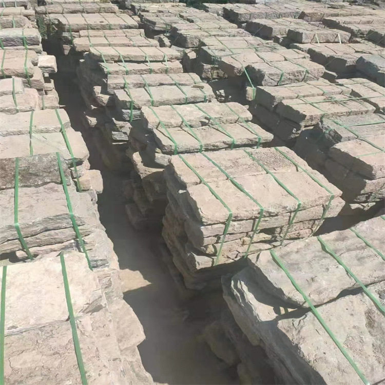 老石板景区铺路石头做旧老石头踏步石材路面老旧青石板老石条