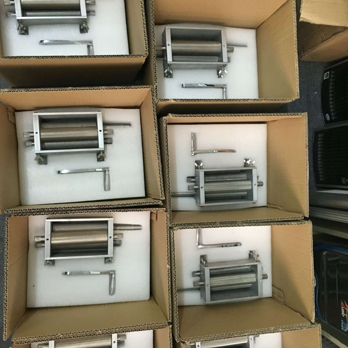 DY368手摇不锈钢三辊研磨机粉碎机电钻小型原料磨碎工具 专业研磨