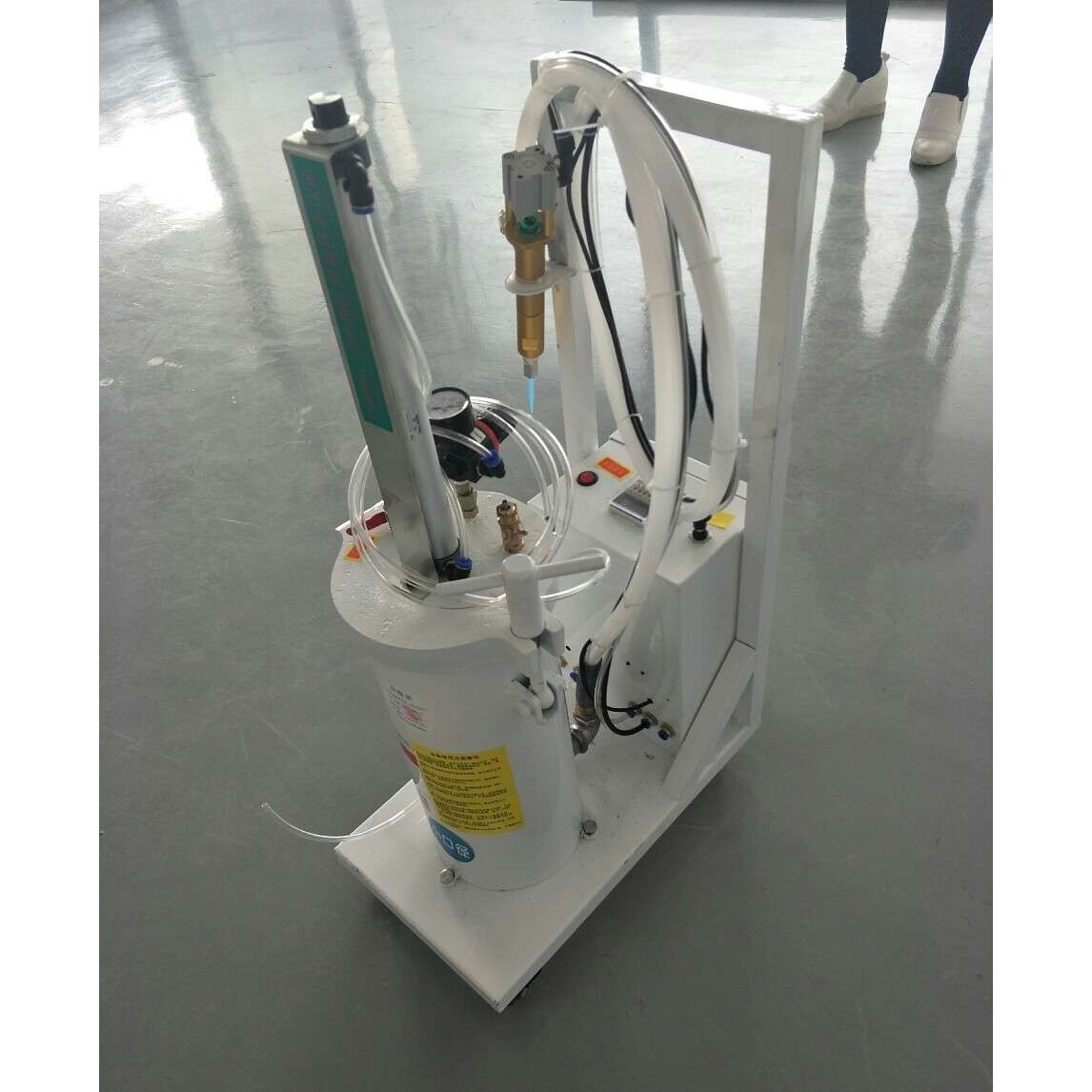 厂家 2600mlD款带增压点胶机 高粘度半自动点胶机滴胶机打胶机