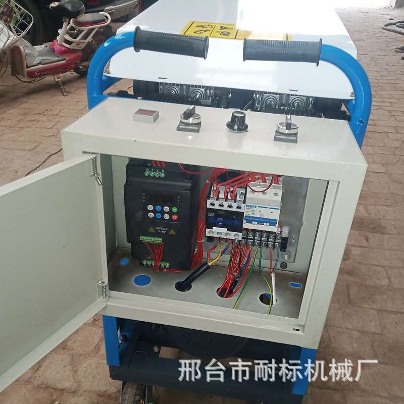 塑胶跑道喷涂机 运动场地喷涂设备机 防腐漆PU混合胶水喷涂