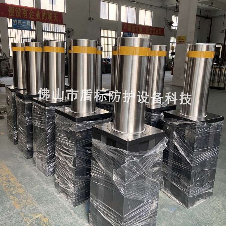 盾标防护校园大门口安装全自动不锈钢防撞伸缩拦截路柱 止车路阻
