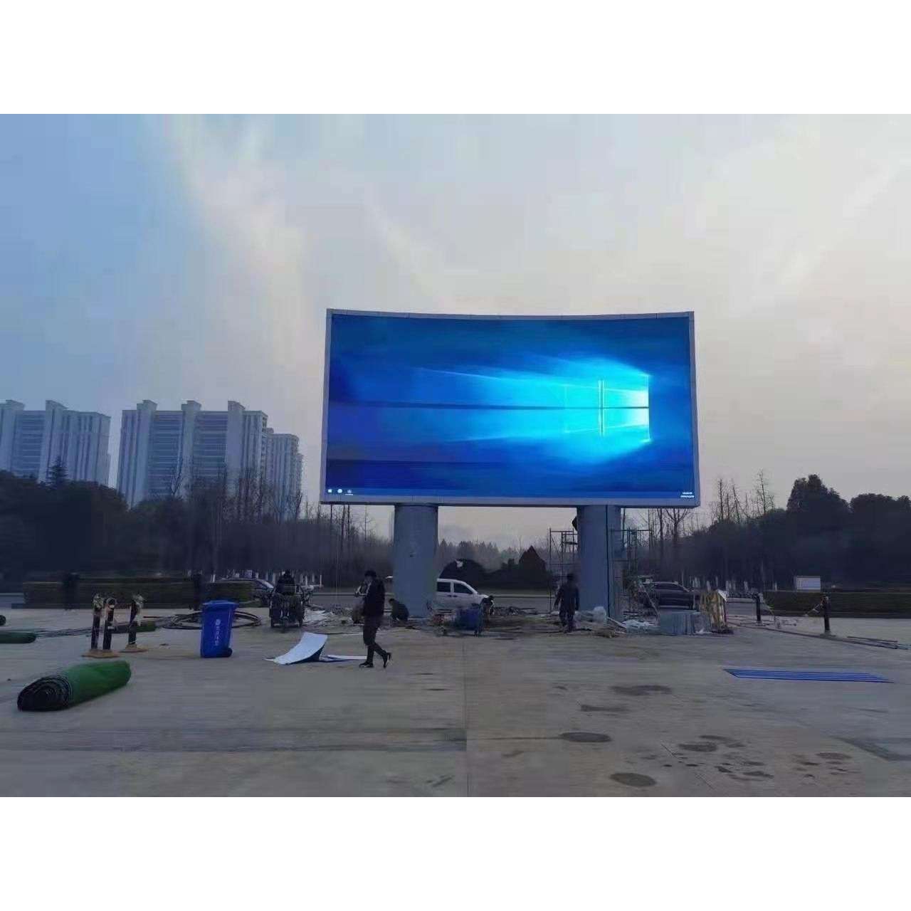 户外P3曲面大屏的制作用于广场公园双立柱LED大屏