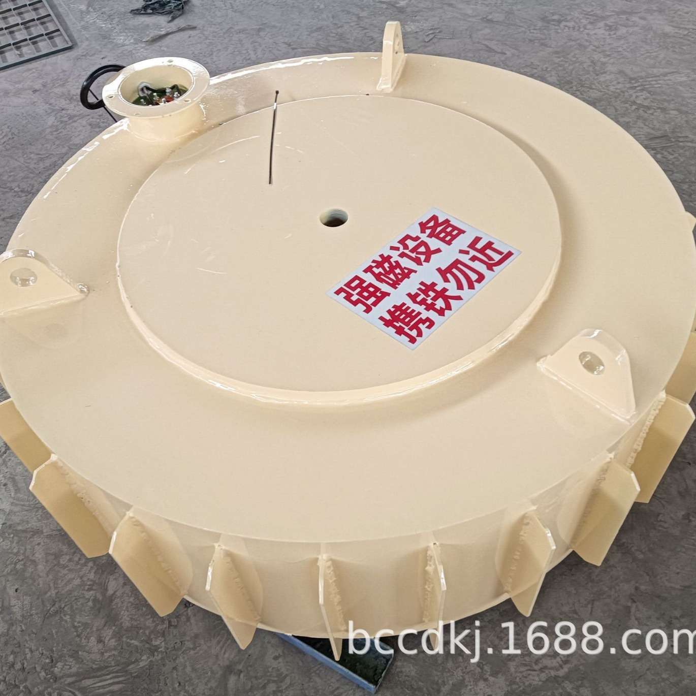 悬挂式输送带电磁除铁器RCDB电磁吸盘矿山吸铁电磁吸盘除铁器
