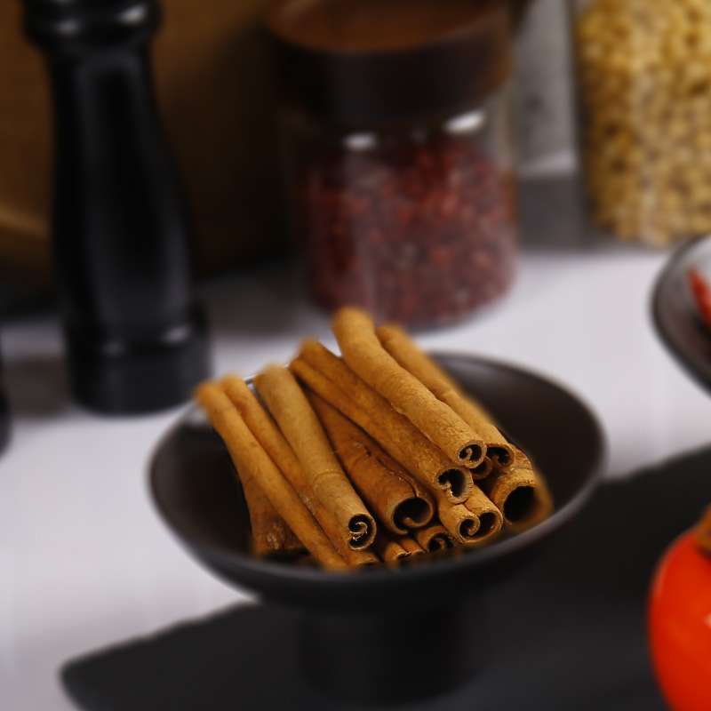 新中式样板间厨房摆件组合大理石砧板仿真花艺瓶砧板锅具创意饰品