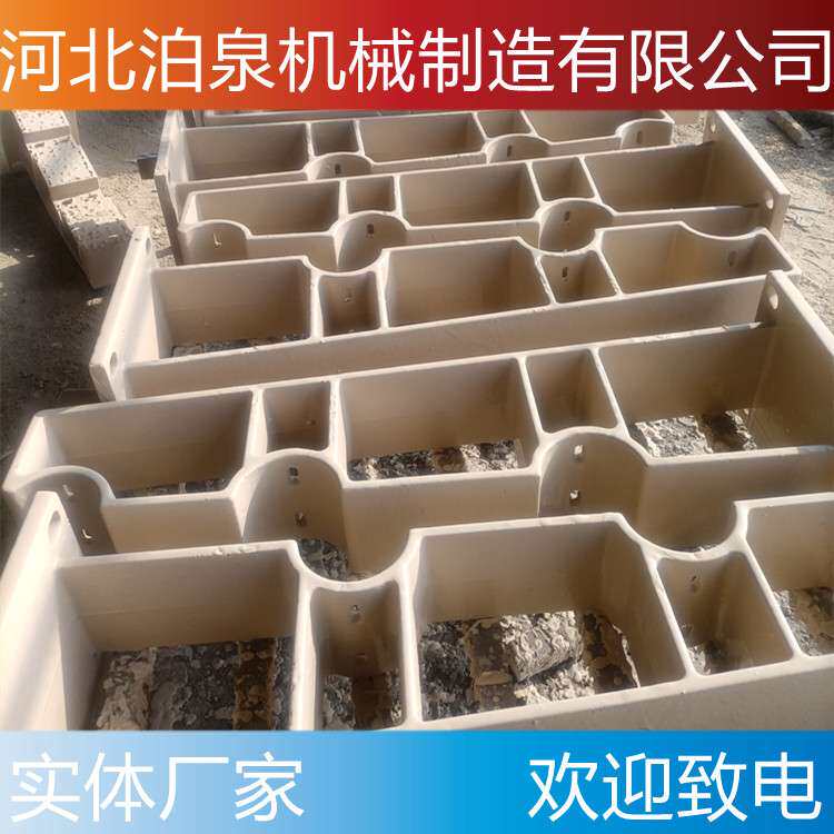 桥梁穿钢管护栏支架 铸铁防撞护栏支撑立柱 铸钢牛角扶手量大优惠图片