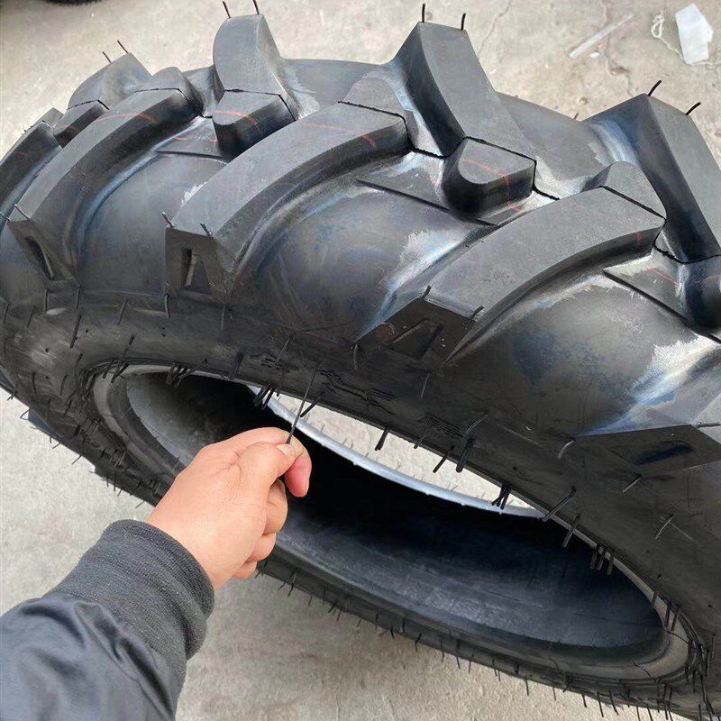 四轮车拖拉机农用胎9..5-24人字防滑驱动轮胎950 24前轮500-15