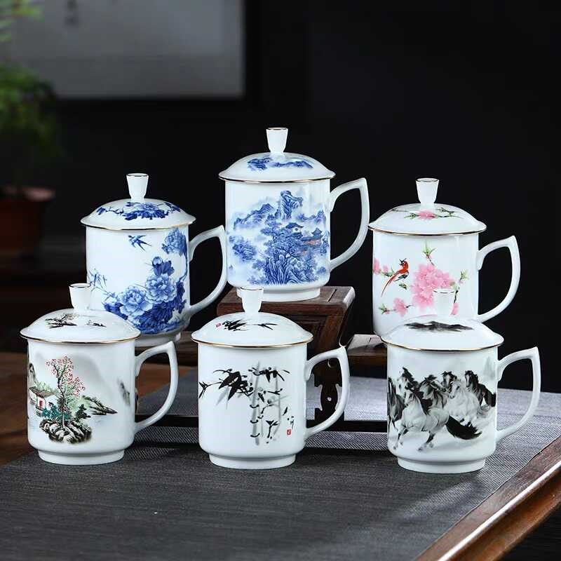 景德镇陶瓷茶杯家用带盖水杯中式描金办公杯子青花瓷杯会议杯定制