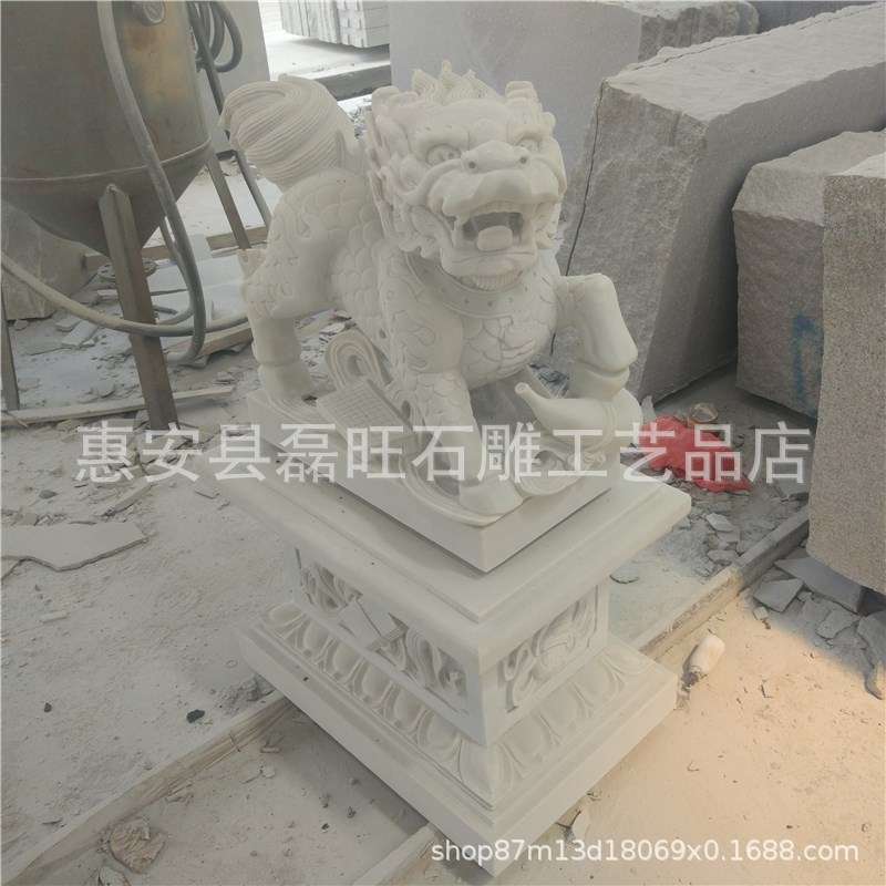 厂家直销石雕麒麟 景区大门做旧汉白玉麒麟一对 墓地石麒麟现货