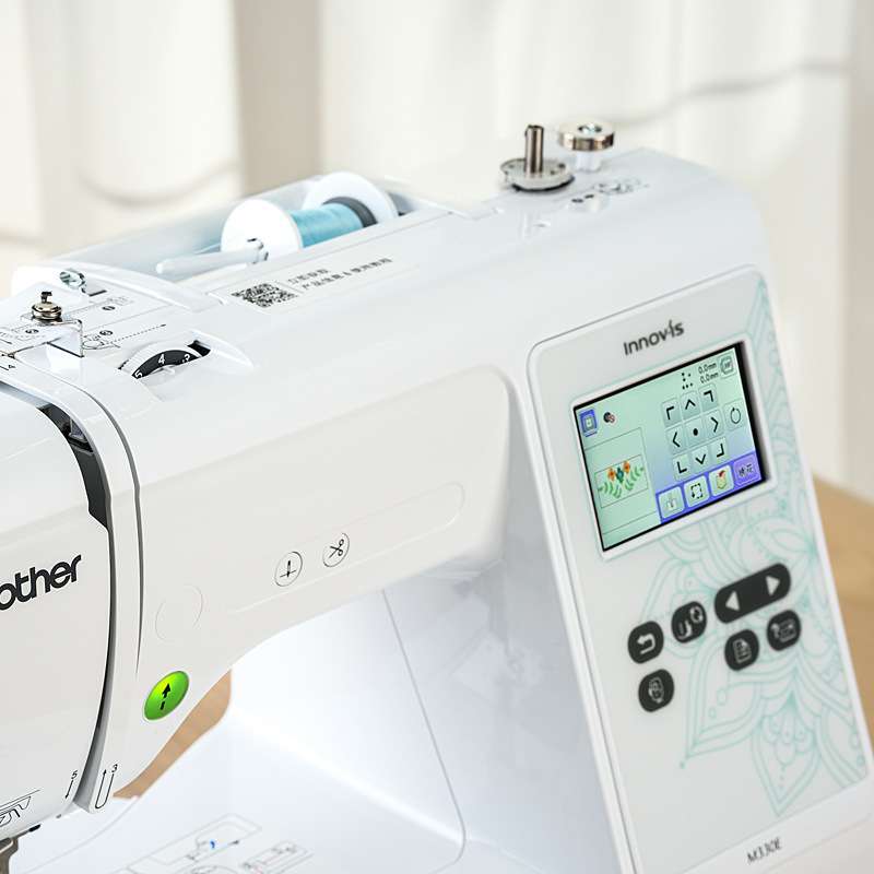 兄弟NV18E新M330E电脑家用绣花机全自动刺绣商用小型绣字绣花设备